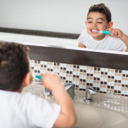 Elektronický sonický zubní kartáček Sönik Bblüv