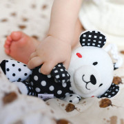 Dětská senzorická kontrastní hračka s chrastítkem Akuku Palička