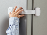 Pojistka na skříň Outsmart Multi Use Lock Safety 1st