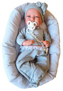 CARLA 33228 Antonio Juan - realistická panenka miminko s látkovým tělem - 42 cm