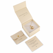 Těhotenský šperk bola Glow hladká zlatá s bílým kamínkem + řetízek Moniel