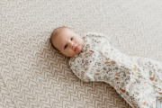 Zavinovačka Second Step Swaddle s čepičkou zdarma Sleepee