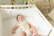 Mušelínový mantinel do postýlky Bump Air 180 x 30 cm Babymatex