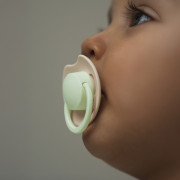 Dudlík svítící silikonový dynamický Prime 18 m+ 2 ks Ivory/Blush Lovi