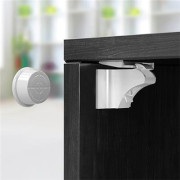 Zámky magnetické na nábytek 4 ks Babyono