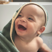 Osuška bambusová s kapucí Loulou 100 x 100 cm Petite&Mars