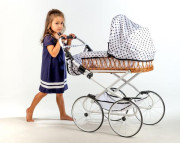 Kočárek pro panenky Monika RETRO proutěný