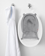 Vanička s ergonomickou podložkou Moby 3 fázová Skip Hop