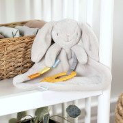 Hračka mazlíček s kousátkem zajíček Cozy Sylvi™ 0 m+ Ingenuity