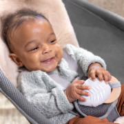 Houpátko vibrující s melodií Every Season™ - Wesley™ 0 m+, do 18 kg Ingenuity