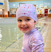 Plavecká čepice pro miminka a děti Splash About Lilac Spring