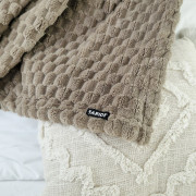 Deka Mazlík hnědá