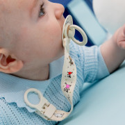 Dárkový set Moomin klip + šídítka 6-18 m Ivory/Sage Bibs