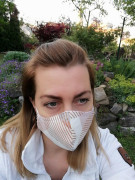 Látková respirační rouška - maska dvouvrstvá s kapsou béžová s proužky