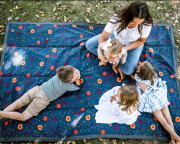 Hrací deka outdoorová 150 x 210 cm Midnight Poppy