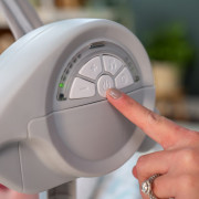 Houpačka konvertibilní cestovní s melodií Endless Blooms™ 0 m+ do 9 kg Ingenuity