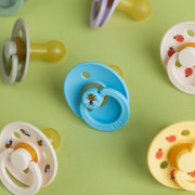 Colour Ladybug dudlíky z přírodního kaučuku 2 ks 0 - 6 m Bibs