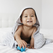 Mušelínová osuška Blenker s kapucí 100x70 cm KipKep