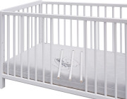 Dětská postýlka Scarlett K/B s vyndavacími příčkami borovice - bílá 120 x 60 cm Scarlett