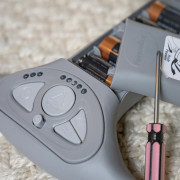 Houpačka konvertibilní cestovní s melodií Bella Teddy™ 0 m+ do 9 kg Ingenuity