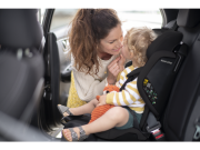 Půjčení cestovní autosedačky Nomad Plus 2025 (palubní zavazadlo)