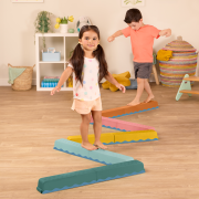 Překážková dráha Balance & Hop 10 ks B-Toys