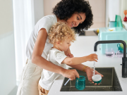 Hrnek s brčkem Mio 300 ml 9 m+