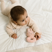 Chrastítko králíček Miffy Pink Flower Little Dutch