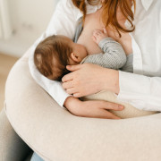 Buddy multifunkční kojící polštář Doomoo