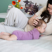 Kojenecké body merino vlna Mauve s rukavičkami PoPoLiNi