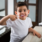 Elektronický sonický zubní kartáček Sönik Bblüv