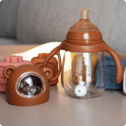 Kojenecká lahev Jordbaer 240 ml 6 m+ Kidnort