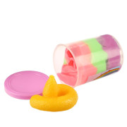 Hmota duhová prdící v kelímku