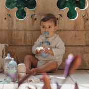 Klip na dudlík se stuhou Wonderland New Suavinex