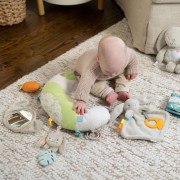 Hračka mazlíček s kousátkem zajíček Cozy Sylvi™ 0 m+ Ingenuity