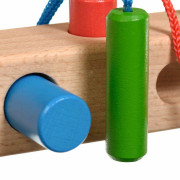 Dřevěná hračka - barevné kolíky Lucy & Leo