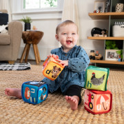 Hračka textilní kostky abeceda Alpha Stacks™ 4 ks 3 m+ Baby Einstein