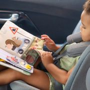 Knížka s aktivitami do auta Busy Book Taf Toys