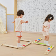 Dřevěná balancující cesta Viga