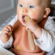 První lžičky silikonové 2 ks s pouzdrem Beaba