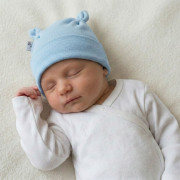 Kojenecká nasazovací bavlněná čepice s oušky Modrá Babyservice