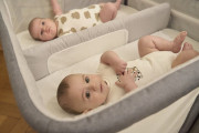 Postýlka Next2Me Twins pro dvojčata - Magnet Grey Chicco