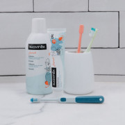 Dětská zubní pasta Junioe s jahodovou příchutí - 75 ml Suavinex