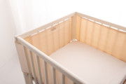 Mušelínový mantinel do postýlky Bump Air 180 x 30 cm Babymatex