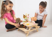 Dřevěná pikniková lavička pro panenky Bigjigs Toys