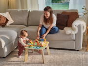 Stolek s aktivitami dřevěný Farmers Funday Tiny Love