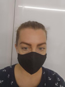 Látková respirační rouška - maska dámská dvouvrstvá s kapsou a drátkem černá