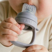Silikonový dudlík na krmení Bibs