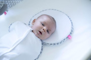 Polštářek ergonomický stabilizační pro novorozence Motherhood 0-6 m Classics