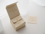 Těhotenský šperk bola Glow hladká zlatá s bílým kamínkem + řetízek Moniel